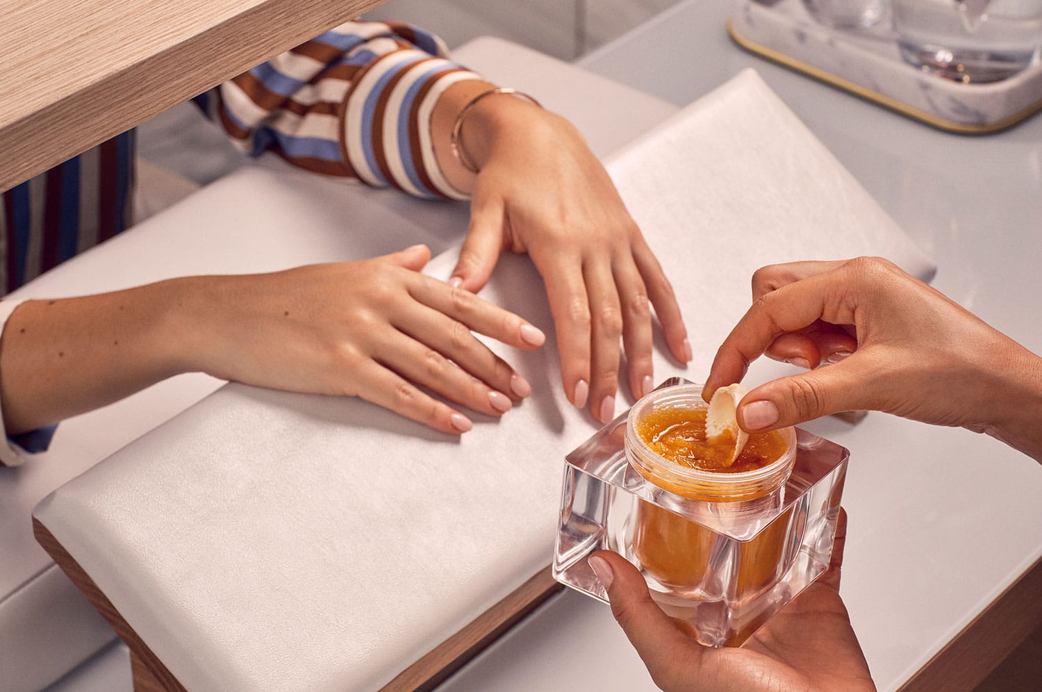 Beauté des mains et des pieds : ultime touche glamour